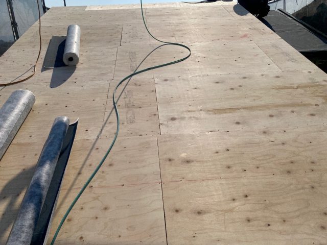 明石市で葺き替えにともなう野地板補強